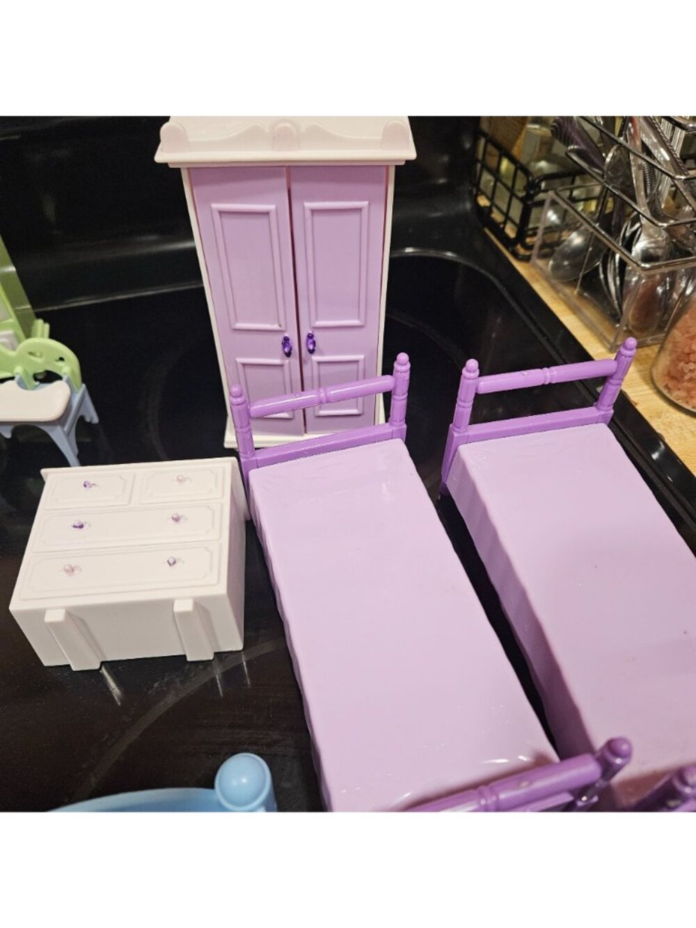 Plastic Dollhouse Furniture Miniature Plastic Bedroom Kitchen Living Room - Picture 9 of 16